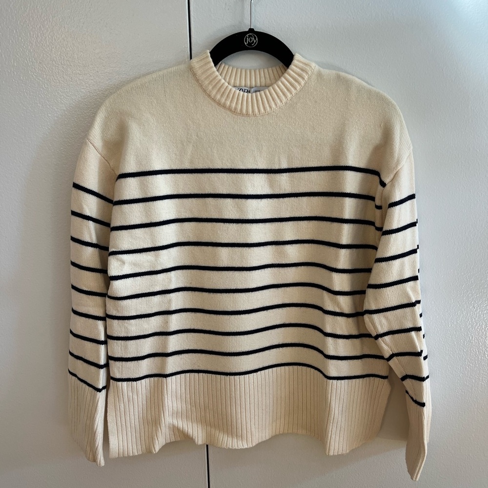 ZARA Sweater in off-white with navy stripes, size XS